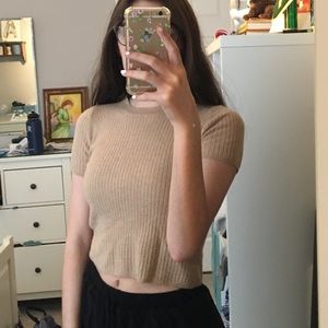 BANANA REPUBLIC TIGHT FITTING SHORT SLEEVE